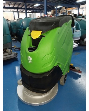 IPC CT51 BT50 seminueva – Fregadora con tracción profesional